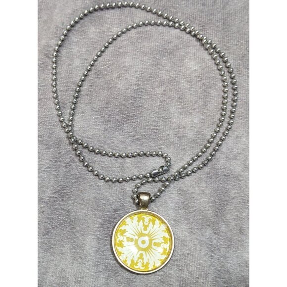 Floral Fairycore White And Yellow Cabochon Pendant Necklace - Picture 5 of 5